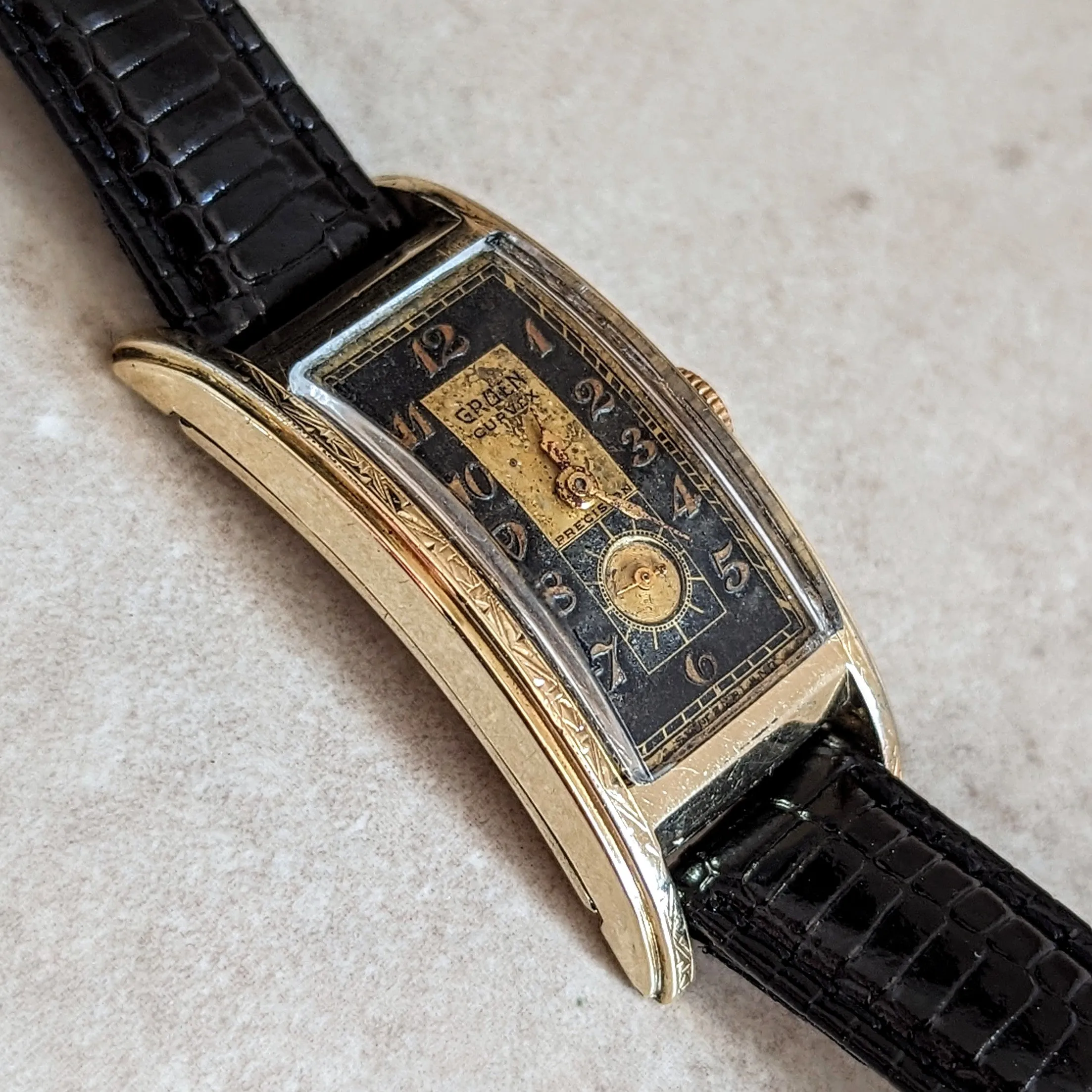 1937 GRUEN CURVEX Precision Watch 17 Jewels Cal. 330 Swiss Made Wristwatch