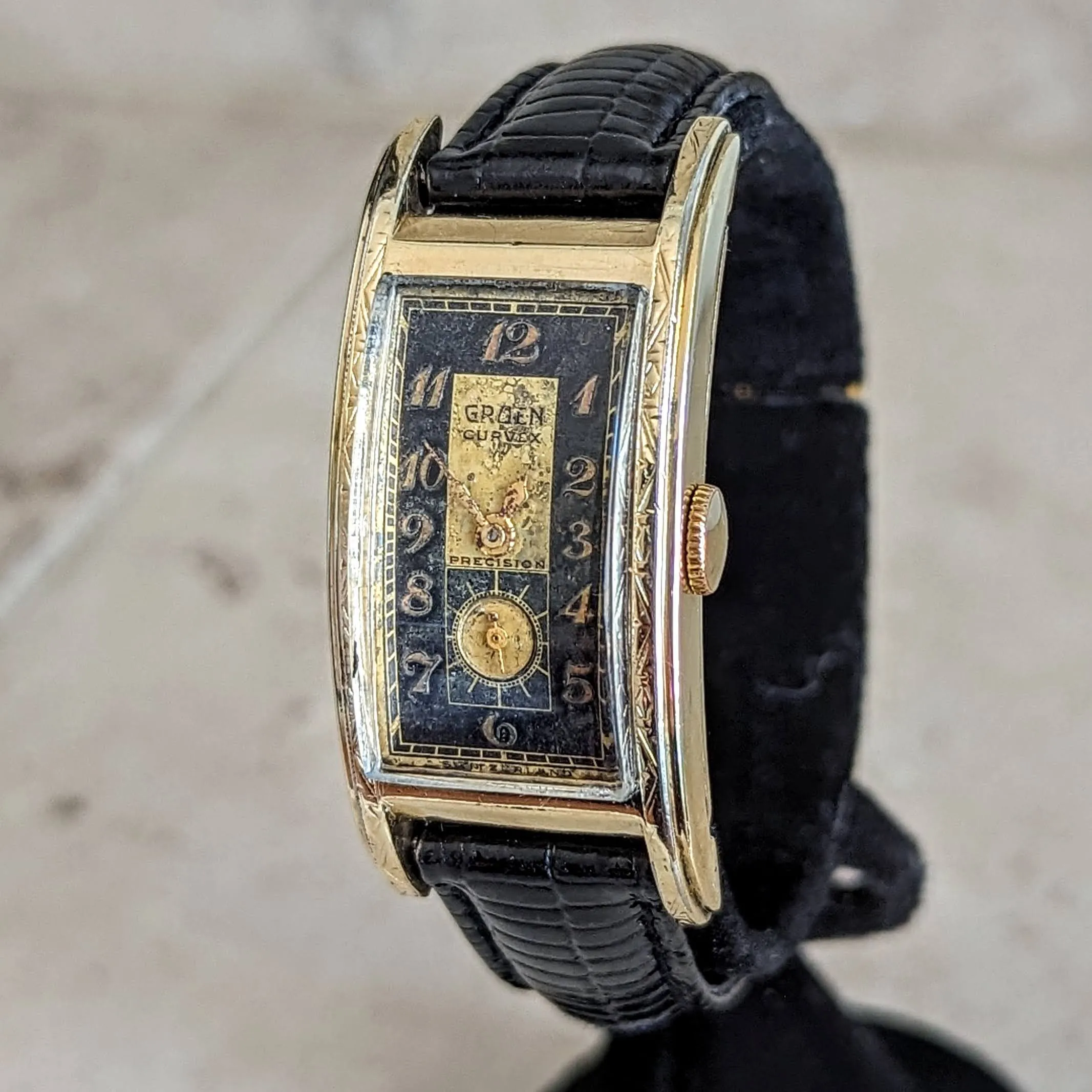 1937 GRUEN CURVEX Precision Watch 17 Jewels Cal. 330 Swiss Made Wristwatch