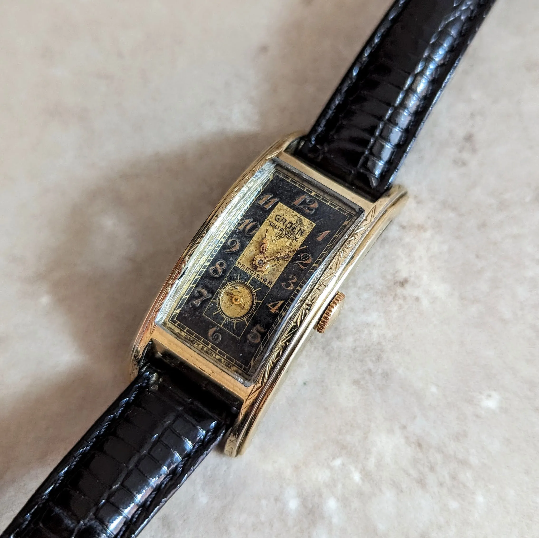 1937 GRUEN CURVEX Precision Watch 17 Jewels Cal. 330 Swiss Made Wristwatch