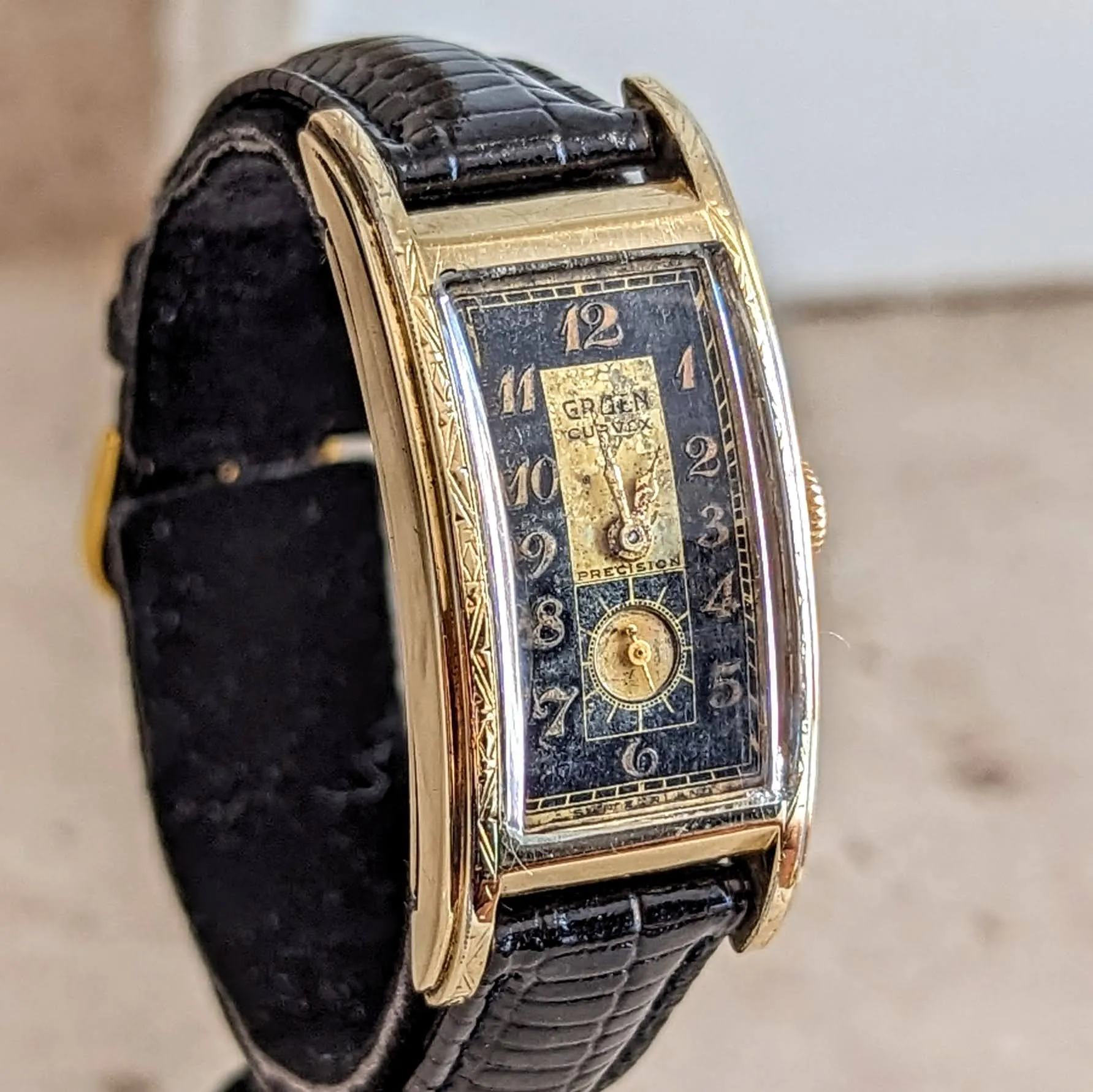 1937 GRUEN CURVEX Precision Watch 17 Jewels Cal. 330 Swiss Made Wristwatch