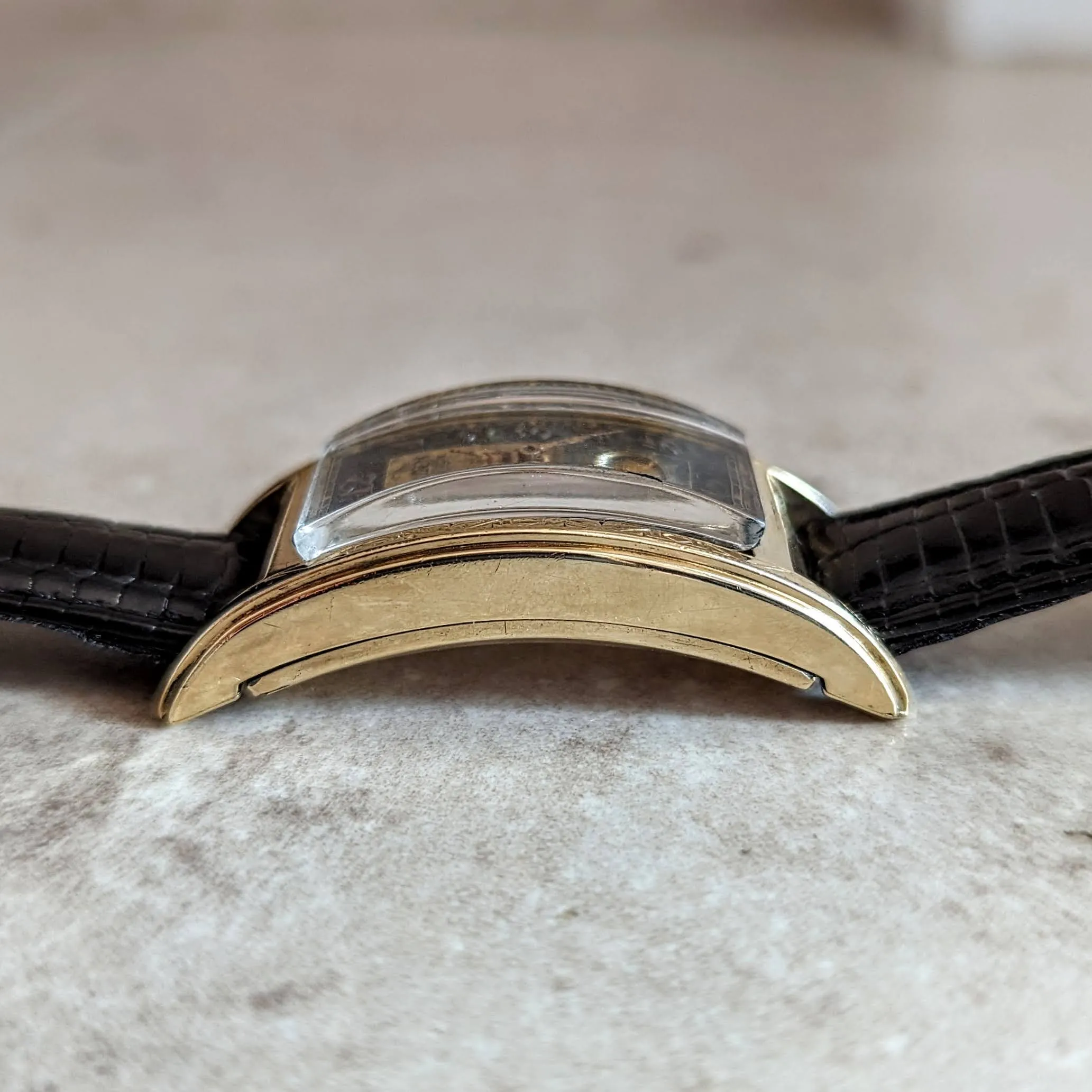 1937 GRUEN CURVEX Precision Watch 17 Jewels Cal. 330 Swiss Made Wristwatch
