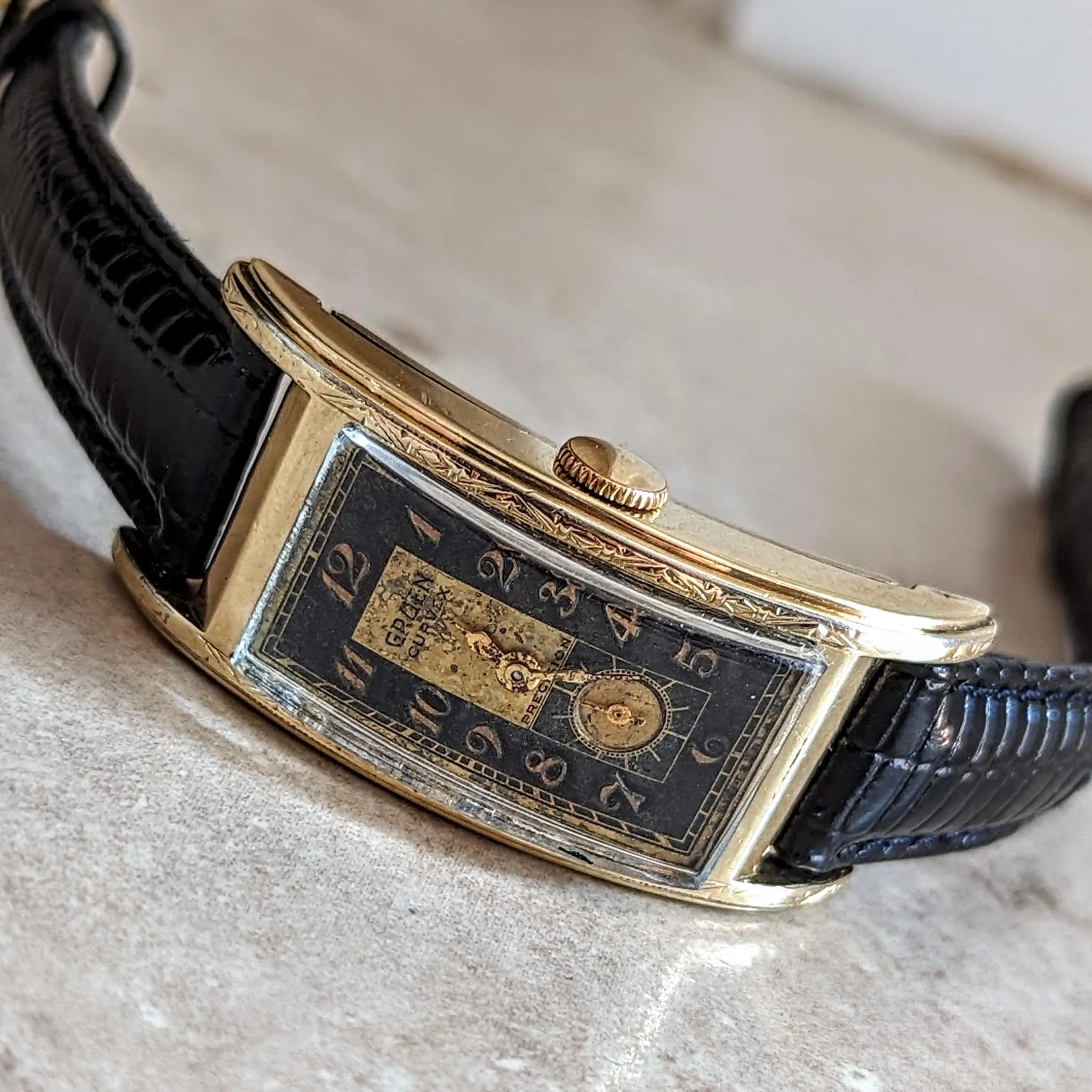 1937 GRUEN CURVEX Precision Watch 17 Jewels Cal. 330 Swiss Made Wristwatch