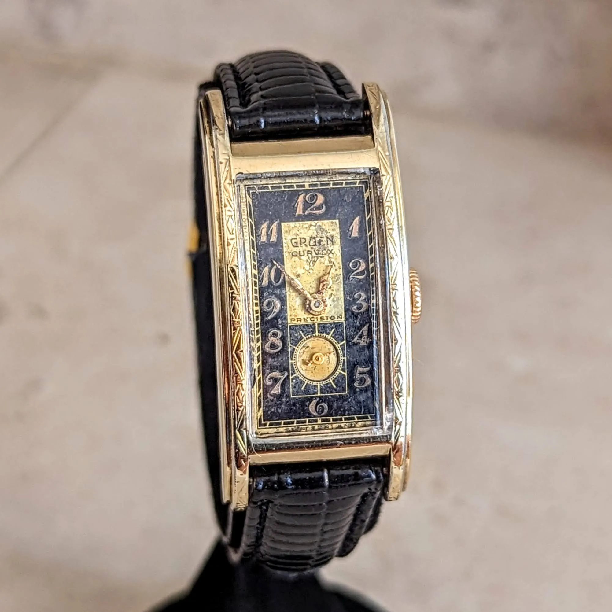 1937 GRUEN CURVEX Precision Watch 17 Jewels Cal. 330 Swiss Made Wristwatch