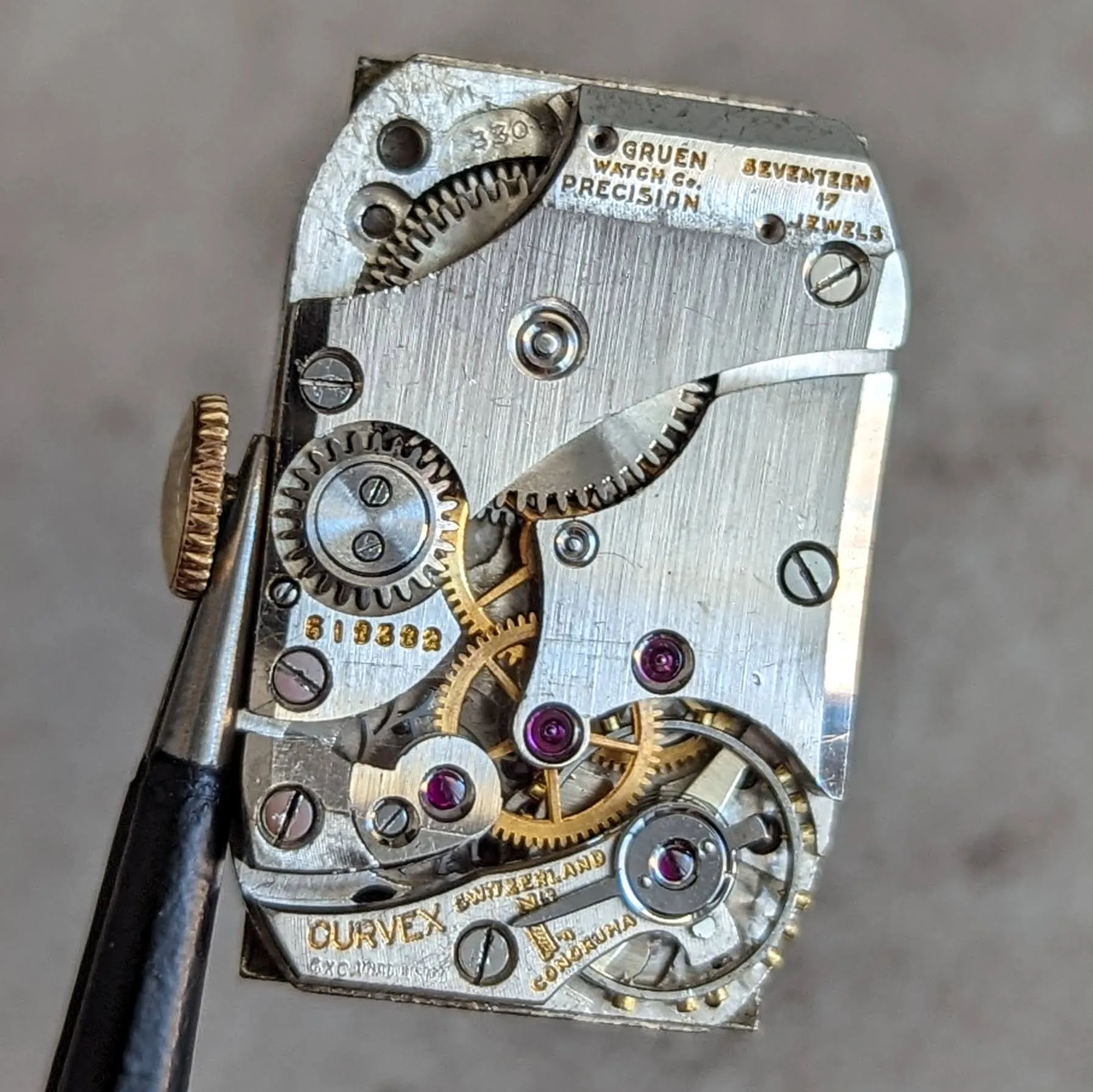 1937 GRUEN CURVEX Precision Watch 17 Jewels Cal. 330 Swiss Made Wristwatch