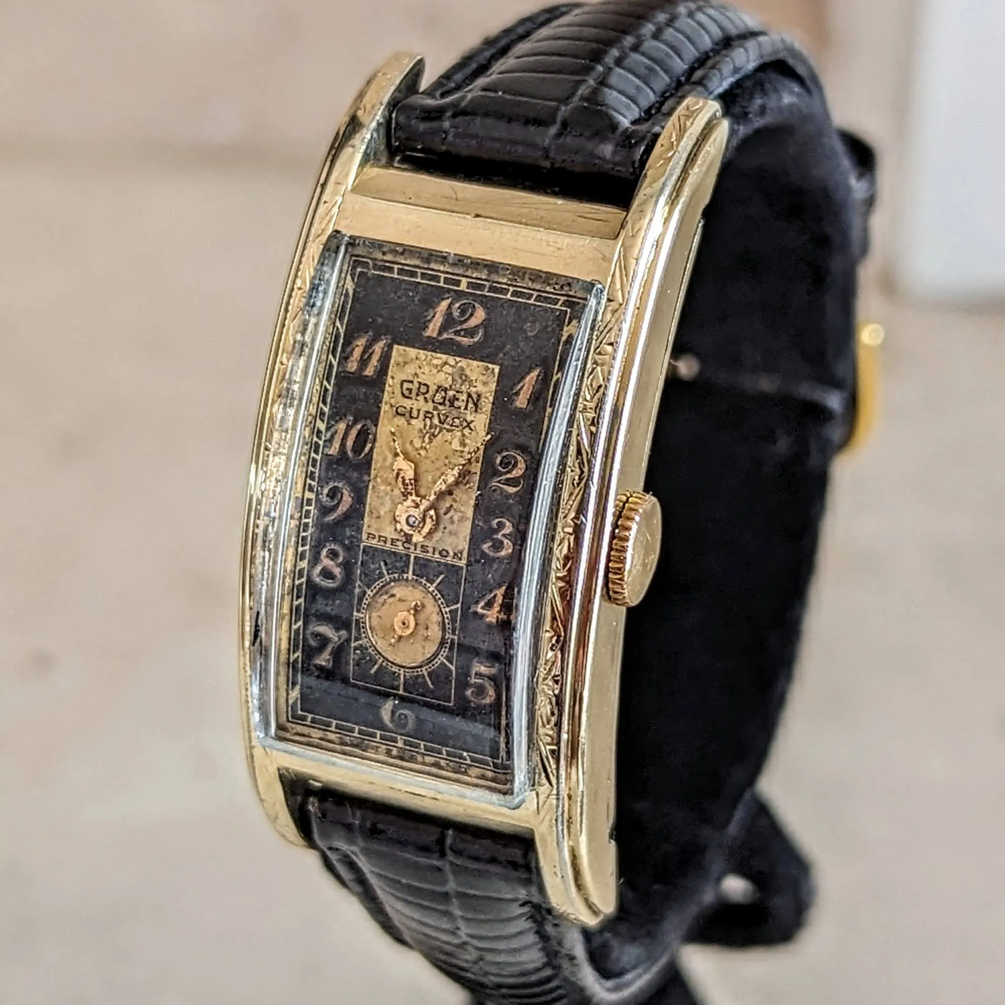 1937 GRUEN CURVEX Precision Watch 17 Jewels Cal. 330 Swiss Made Wristwatch