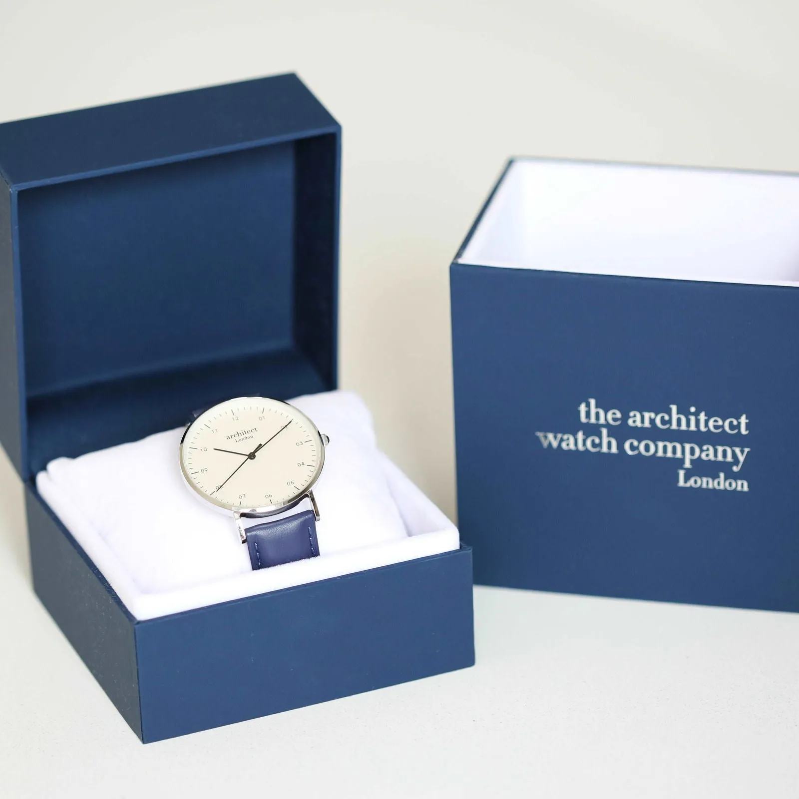 Architect Zephyr Men's  Engraved Watch In Admiral Blue
