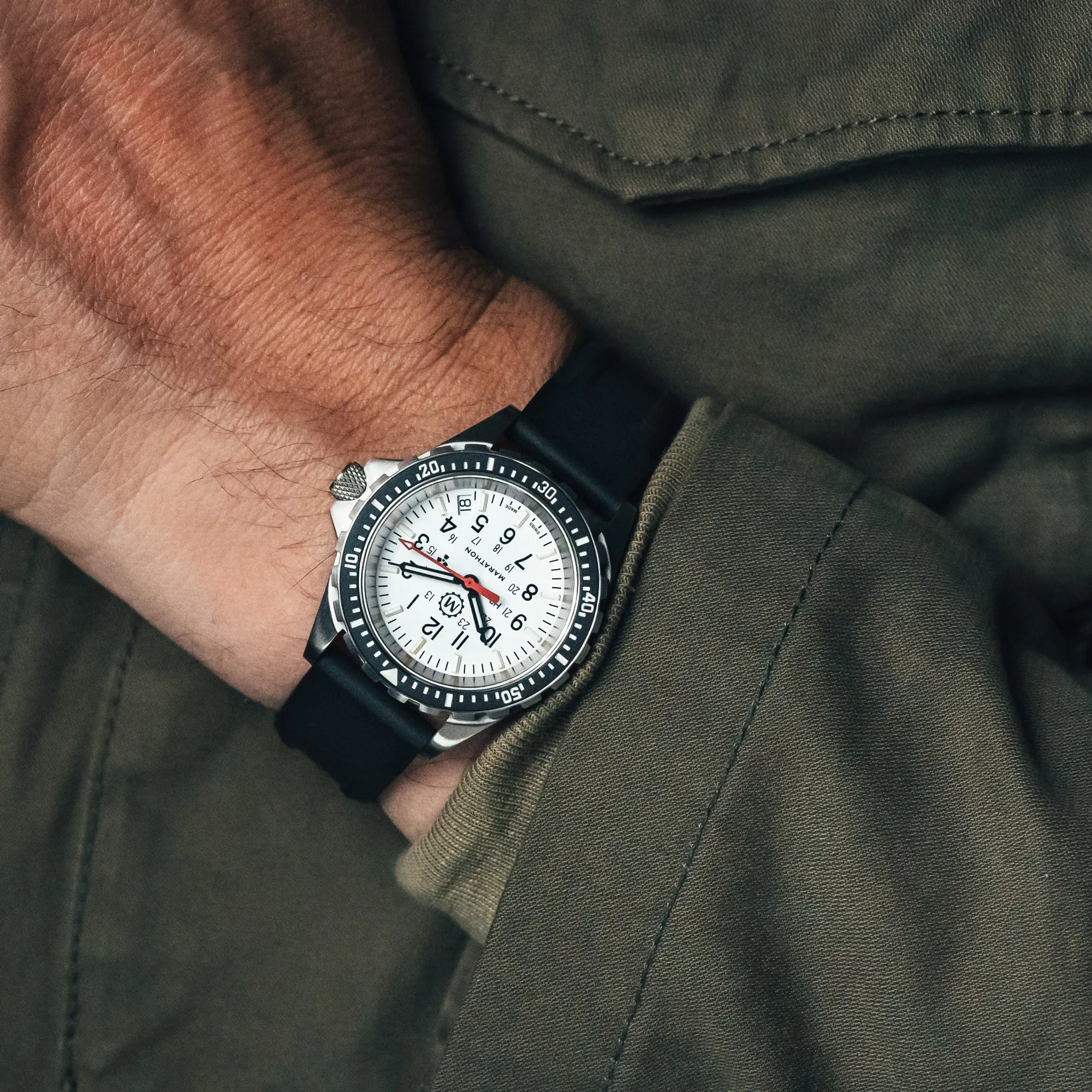 ARCTIC EDITION MEDIUM DIVER'S QUARTZ (MSAR QUARTZ) - 36MM