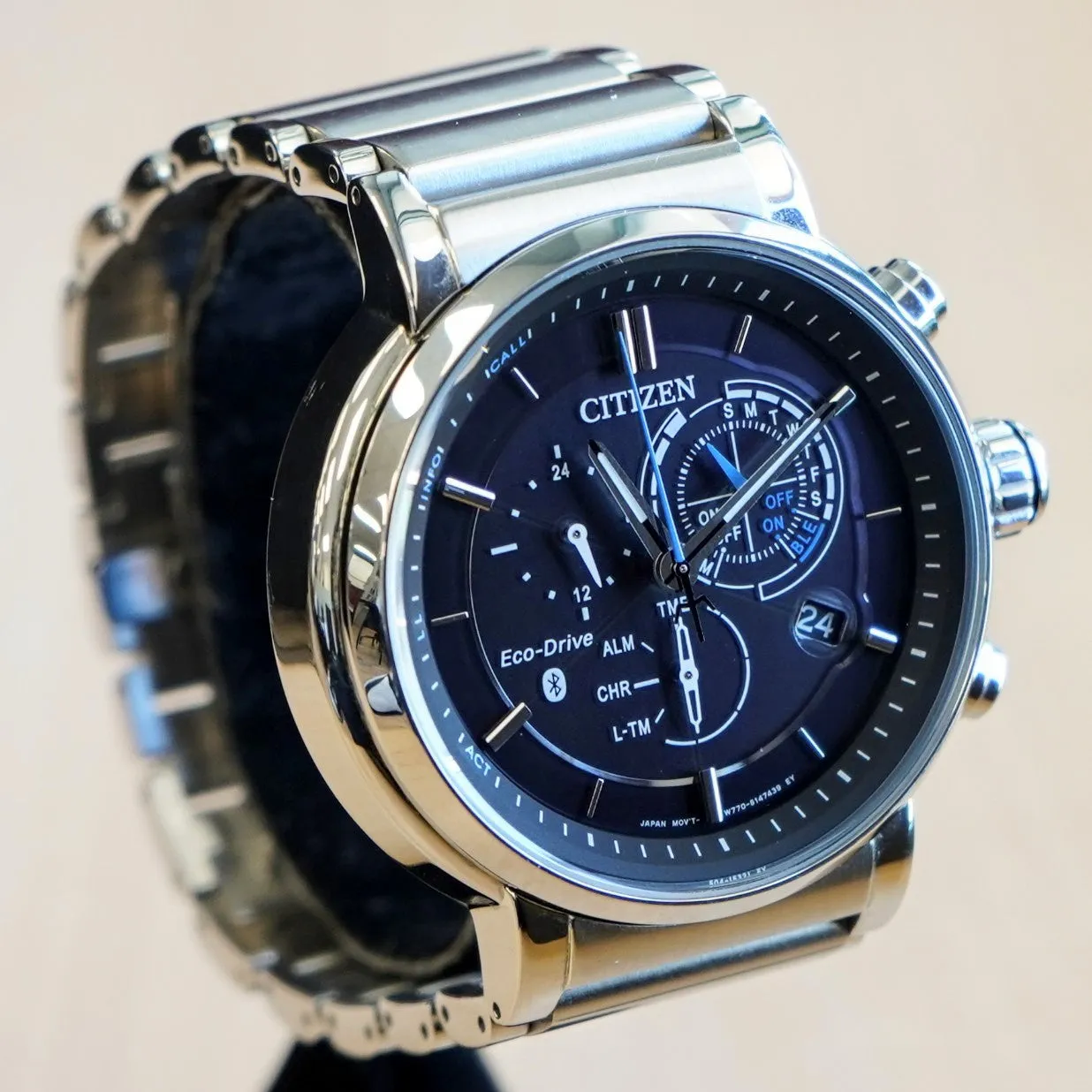 CITIZEN Proximity Eco-Drive Watch BZ1000-54E Bluetooth Wristwatch ALL S.S. - ALL Original Boxes & Papers!