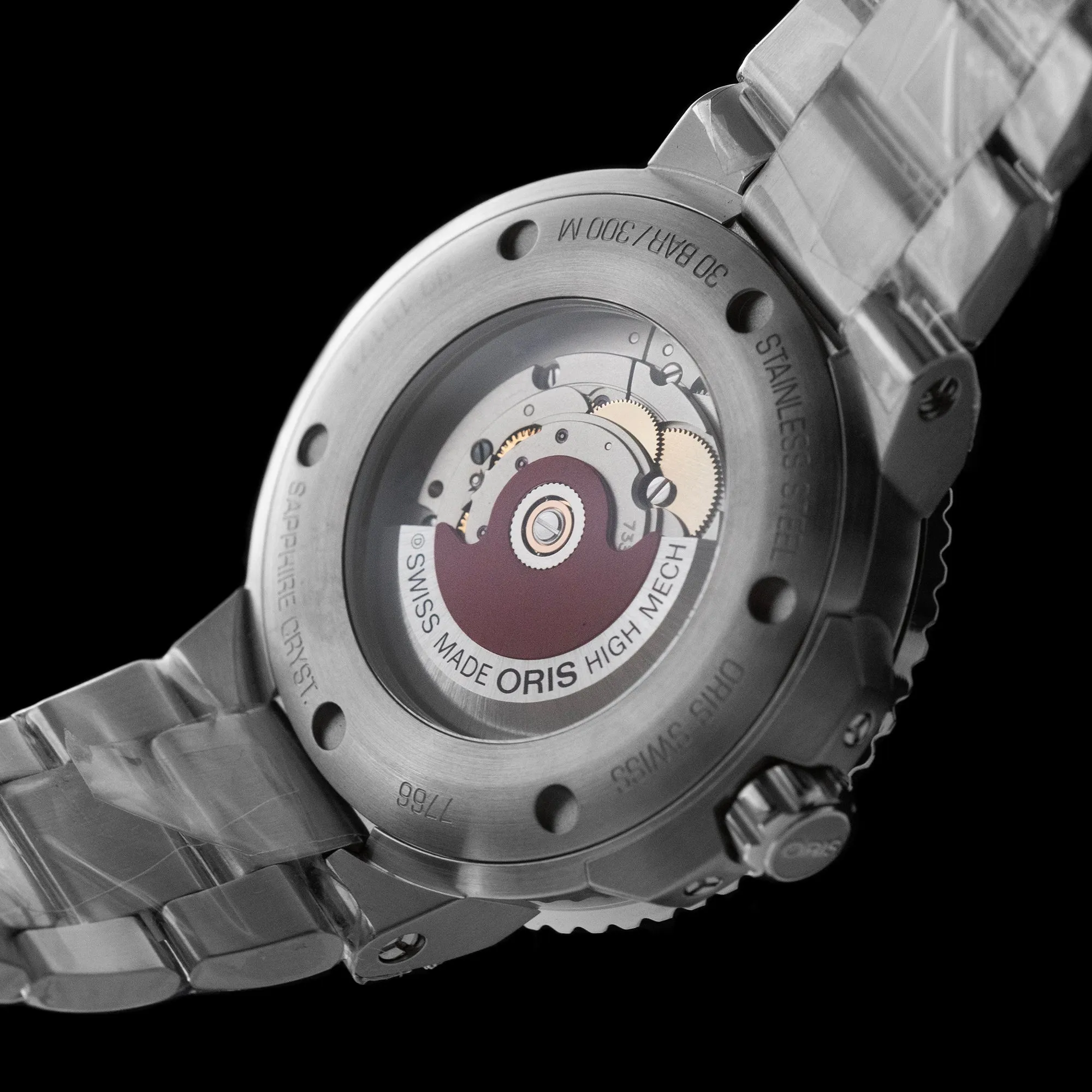 Oris - Aquis Date Red 41.5mm